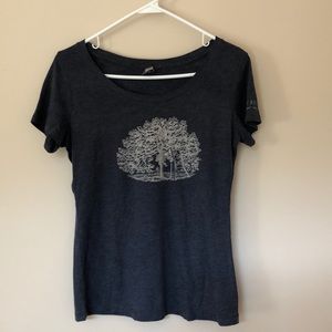 🍁 Cherry Republic Tee shirt